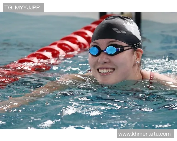 泳池明星的华丽转身与挑战背后的故事揭秘 泳池明星的华丽转身与挑战背后的故事揭秘